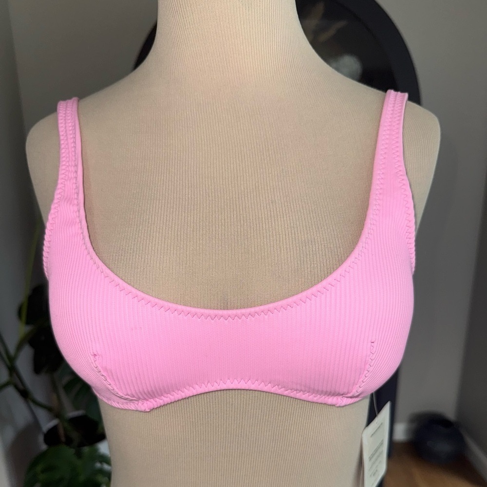 Fabletics low scoop swim top ||pink size small